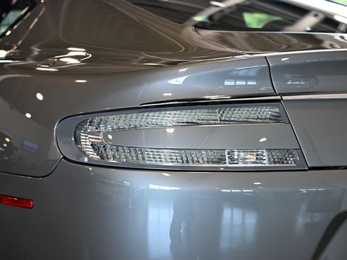 Used 2011 Aston Martin Rapide RWD image 13