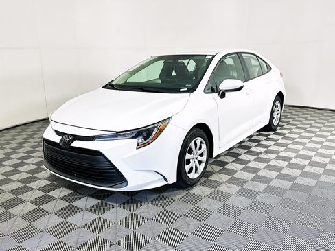Used 2024 Toyota Corolla LE FWD image 7