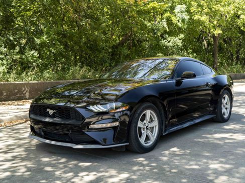 Used 2021 Ford Mustang Coupe RWD image 5