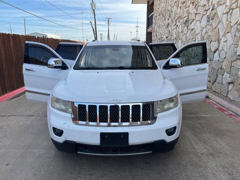 Used 2013 Jeep Grand Cherokee Overland w/ Advance Technology Group AWD/4WD image 7