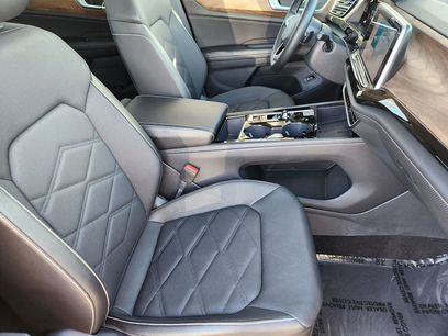 Used 2025 Volkswagen Atlas SE