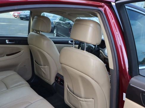 Used 2012 Hyundai Genesis 3.8 w/ Premium Pkg image 18