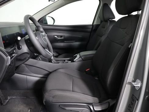 Used 2025 Hyundai Tucson SE FWD image 14