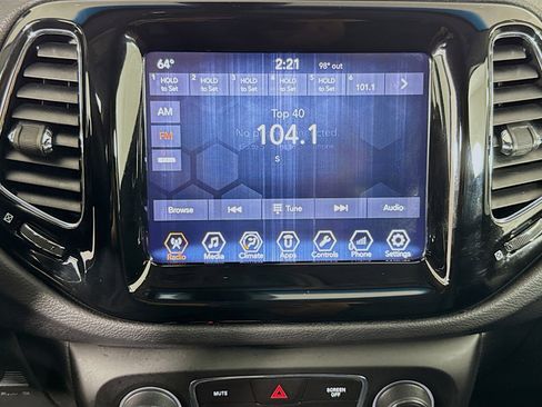 Used 2018 Jeep Compass Limited image 17