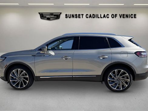 Used 2023 Lincoln Nautilus Reserve w/ Equipment Group 202A image 6