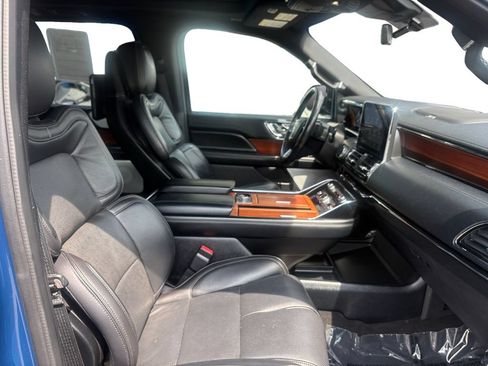Used 2018 Lincoln Navigator L Reserve w/ Technology Package AWD/4WD image 15