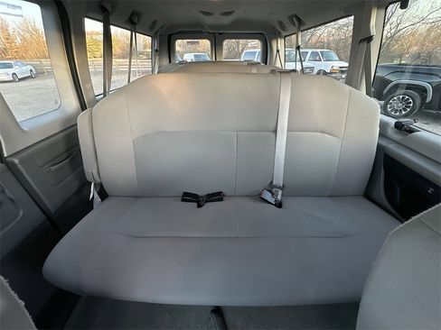 Used 2013 Ford E-350 and Econoline 350 XLT image 20