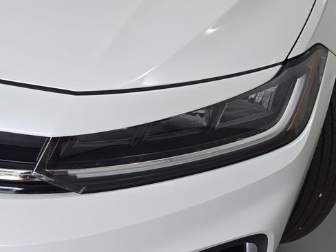 Certified 2025 Volkswagen Jetta SE w/ Sunroof Package FWD image 31