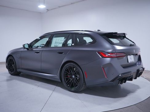 New 2026 BMW M5 Touring image 4