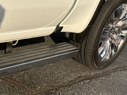 Used 2024 GMC Sierra 1500 Denali w/ Denali Reserve Package image 19