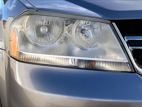 Used 2014 Dodge Avenger SE image 24