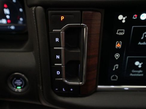 Used 2023 GMC Yukon Denali Ultimate image 16