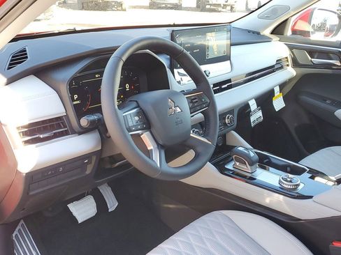 New 2026 Mitsubishi Outlander SEL FWD image 12