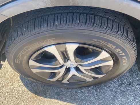 Used 2018 Toyota RAV4 LE w/ All Weather Liner Package AWD/4WD image 20