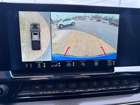 Used 2022 Chevrolet Silverado 1500 ZR2 w/ Technology Package image 21