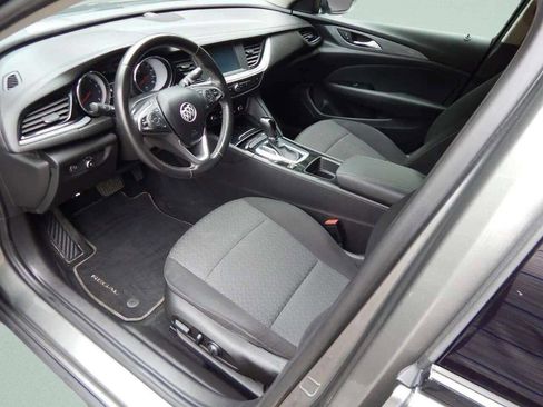 Used 2018 Buick Regal Preferred image 11