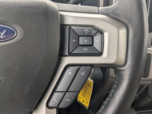 Used 2022 Ford F350 Lariat image 29