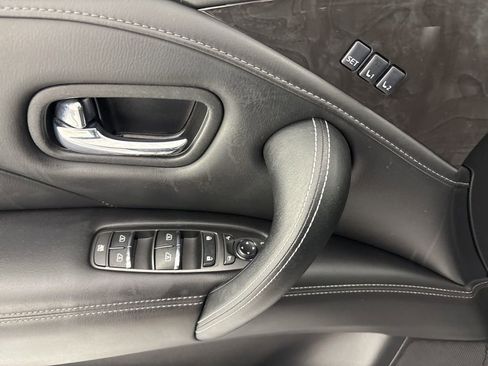 Used 2024 INFINITI QX80 Luxe image 21