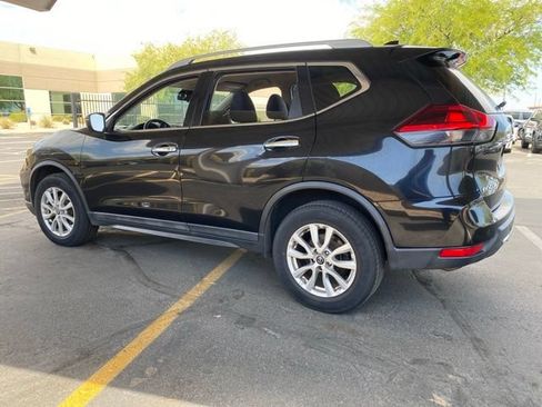 Used 2020 Nissan Rogue SV AWD/4WD image 2