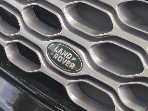 Certified 2025 Land Rover Discovery S image 12