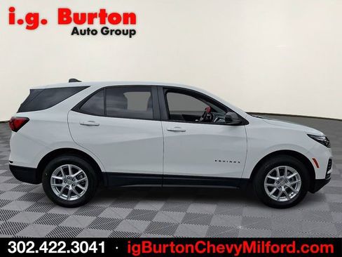 Certified 2022 Chevrolet Equinox LS w/ LS Convenience Package AWD/4WD image 7