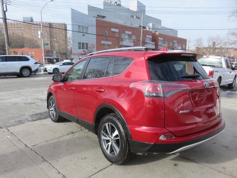 Used 2016 Toyota RAV4 XLE image 5