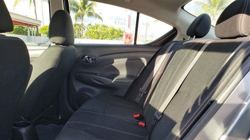 Used 2018 Nissan Versa SV w/ SV Special Edition FWD image 9