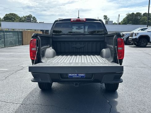 Used 2016 Chevrolet Colorado Z71 w/ Z71 Midnight Edition AWD/4WD image 14