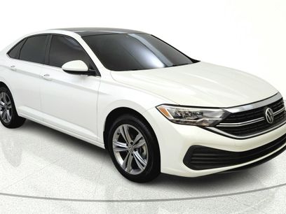 Used 2022 Volkswagen Jetta SE w/ Panoramic Sunroof Package