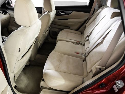 Used 2015 Nissan Rogue SV image 39