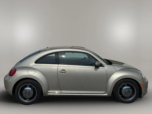 Used 2013 Volkswagen Beetle 2.5 FWD image 5