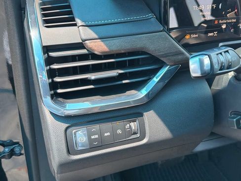 New 2026 GMC Acadia Denali Ultimate w/ LPO, Floor Liner Package AWD/4WD image 25