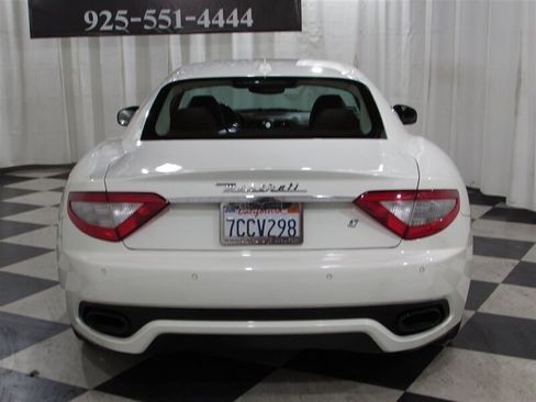 Used 2010 Maserati GranTurismo S RWD image 14