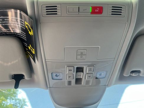 New 2025 Volkswagen Taos SEL image 12