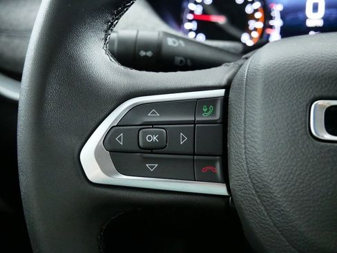 Used 2024 Jeep Compass Latitude image 36