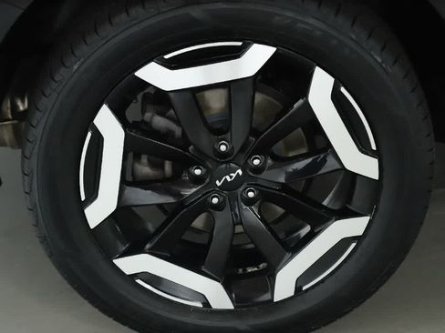 Used 2024 Kia Telluride S w/ S Sunroof Package FWD image 12