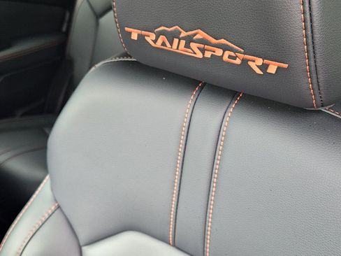 Used 2025 Honda Pilot TrailSport image 14