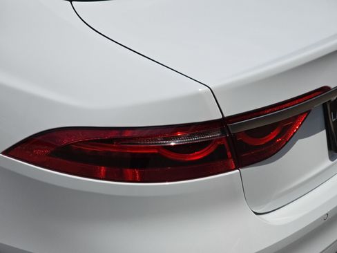 Certified 2024 Jaguar XF R-Dynamic SE RWD image 37