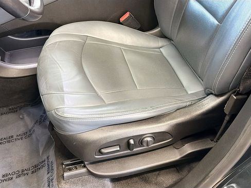 Used 2019 Buick Enclave Essence image 19