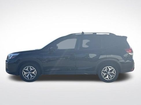 Used 2019 Subaru Forester Premium AWD/4WD image 5