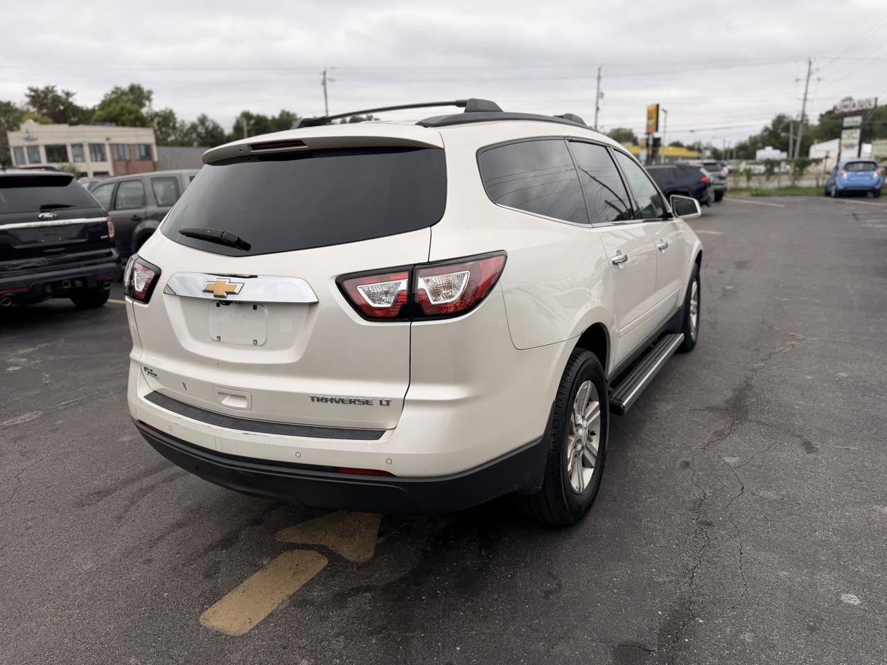 Used 2014 Chevrolet Traverse LT w/ LPO, 'HIT The Road' Package FWD image 13