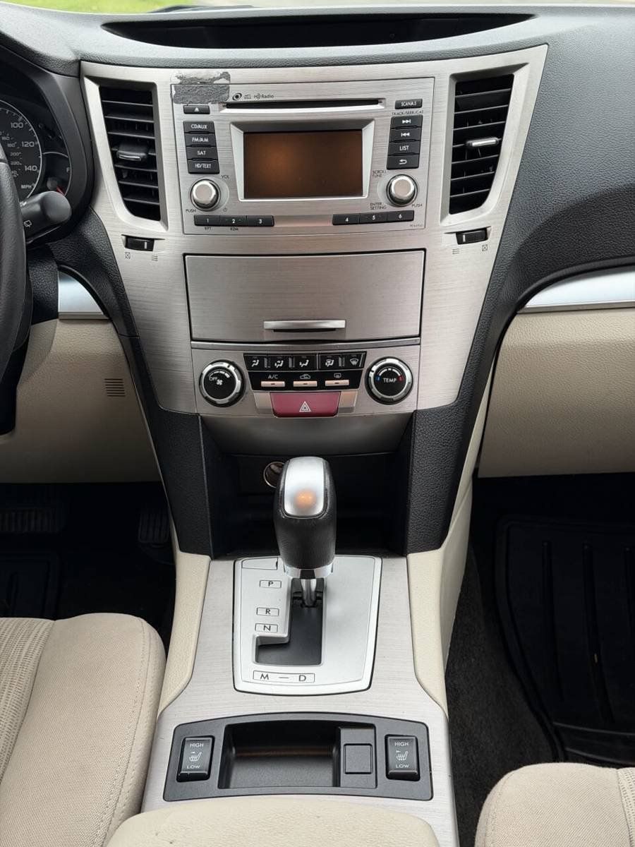 Used 2014 Subaru Outback 2.5i Premium AWD/4WD image 15