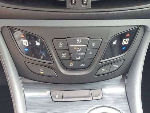 Used 2019 Buick Envision Essence image 34