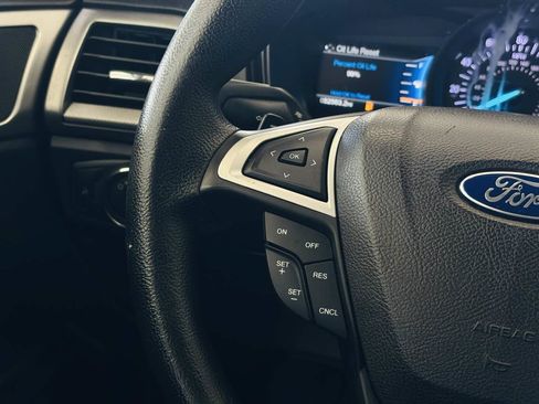 Used 2018 Ford Fusion SE w/ Fusion SE Technology Package FWD image 44
