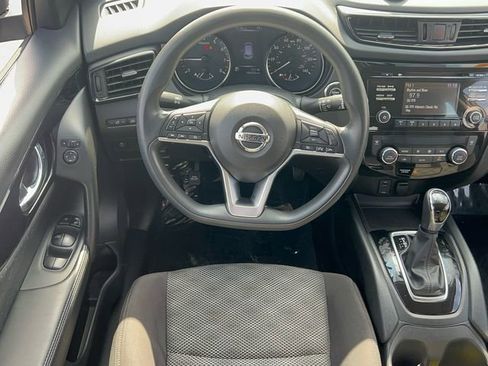Used 2017 Nissan Rogue Sport SV image 15
