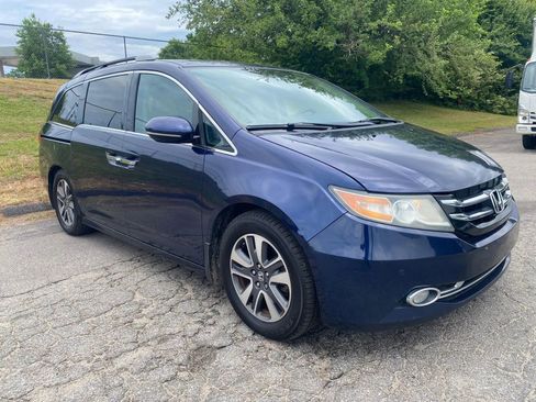 Used 2016 Honda Odyssey Touring Elite image 2