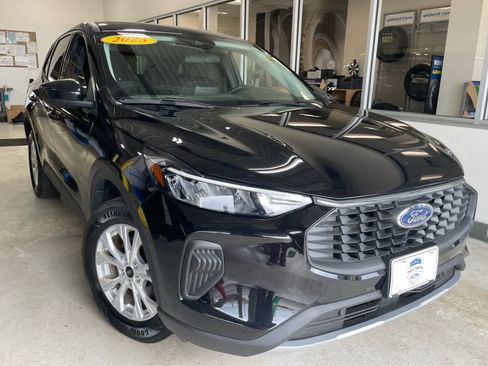 Used 2023 Ford Escape Active AWD/4WD image 5