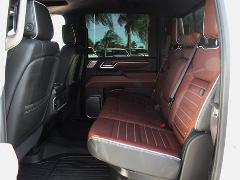 Used 2025 GMC Sierra 2500 Denali Ultimate AWD/4WD image 45