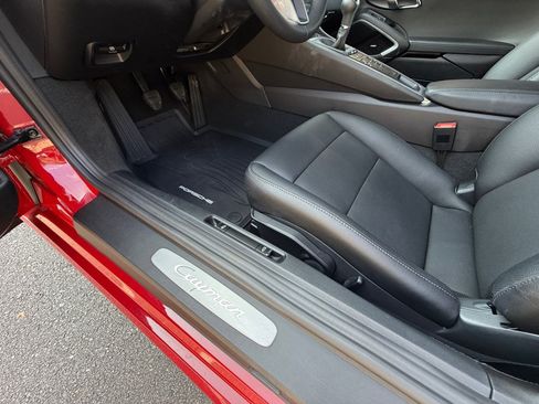 Used 2025 Porsche 718 Cayman RWD image 25