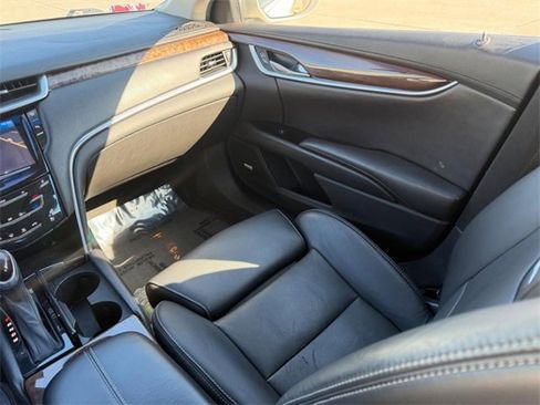 Used 2013 Cadillac XTS Luxury image 15